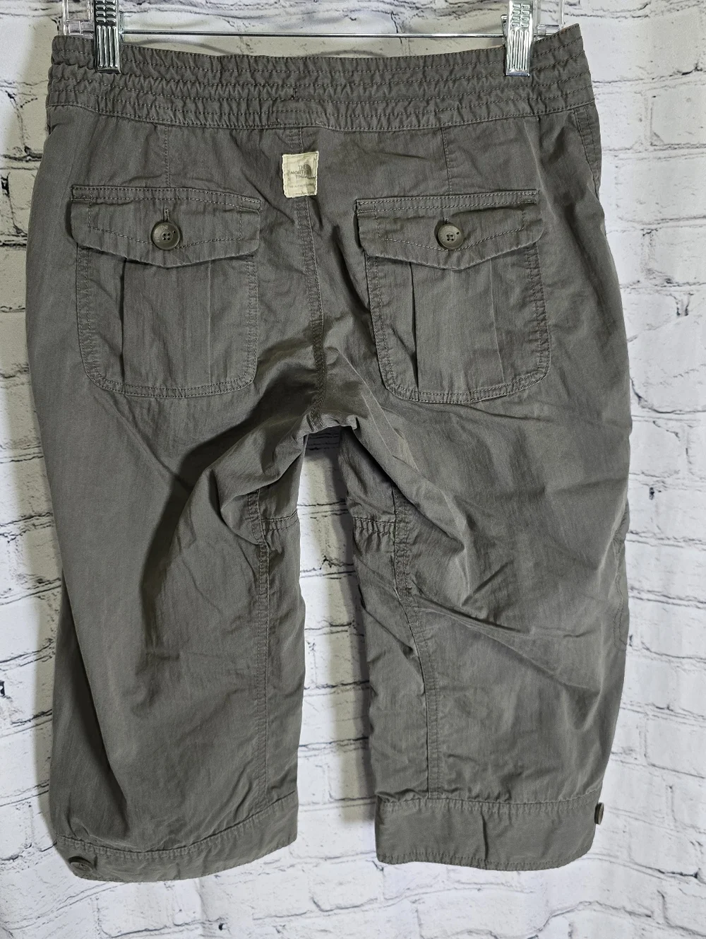 The North Face Olive Green/Gray Crop Cargo Pants Size 4‎